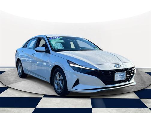 2023 Hyundai ELANTRA SE