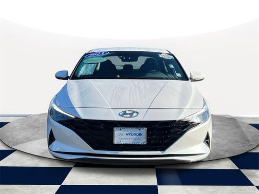 2023 Hyundai ELANTRA SE