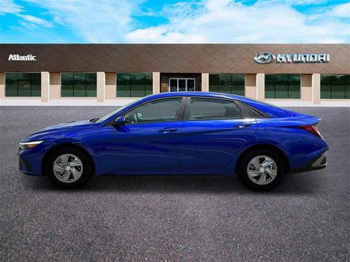 2025 Hyundai ELANTRA SE