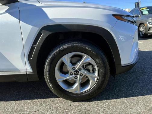 2022 Hyundai TUCSON SE