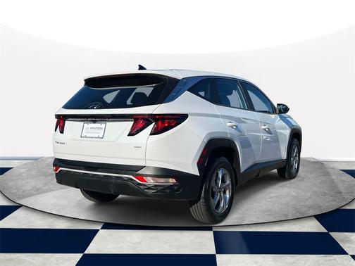 2022 Hyundai TUCSON SE
