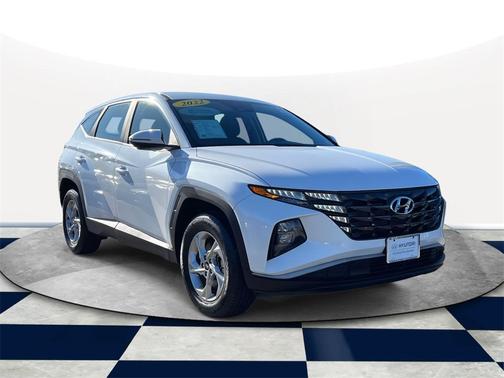 2022 Hyundai TUCSON SE