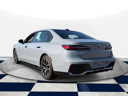 Gray Metallic 2024 BMW 740 i xDrive