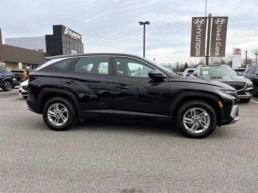 2025 Hyundai TUCSON SE