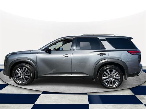 2022 Nissan Pathfinder SL