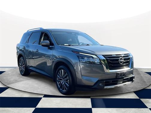 2022 Nissan Pathfinder SL