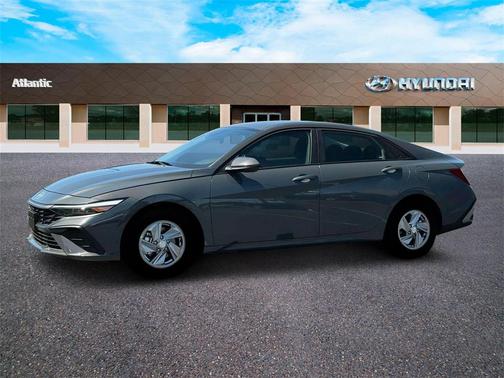 2025 Hyundai ELANTRA SE