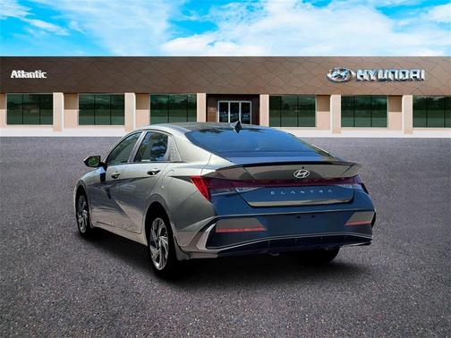 2026 Hyundai ELANTRA SEL