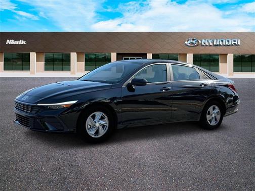 2025 Hyundai ELANTRA SE