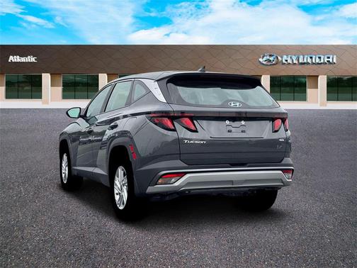 2026 Hyundai TUCSON SE