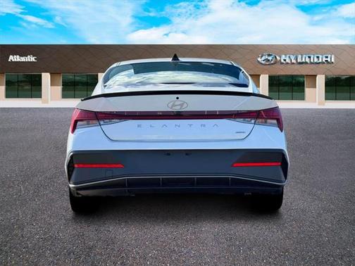 2025 Hyundai ELANTRA HEV SEL Sport