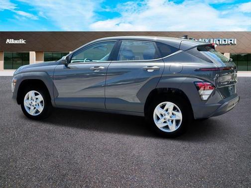 2025 Hyundai KONA SE