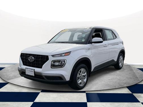 2025 Hyundai VENUE SE