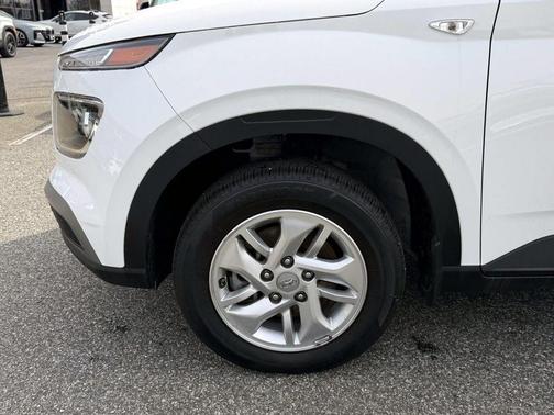 2025 Hyundai VENUE SE