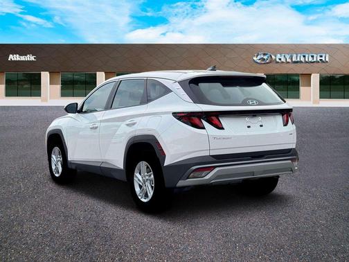 White Pearl 2026 Hyundai TUCSON SE