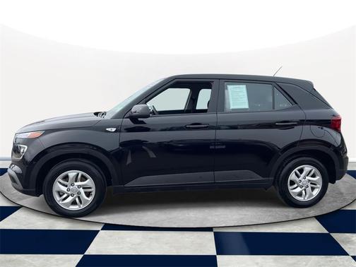 2025 Hyundai VENUE SE