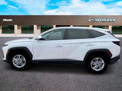 White Pearl 2026 Hyundai TUCSON SE