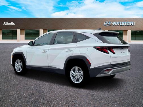 White Pearl 2026 Hyundai TUCSON SE