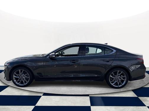Makalu Gray 2022 Genesis G70 2.0T