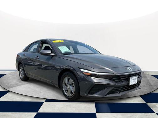 Gray 2024 Hyundai ELANTRA SE