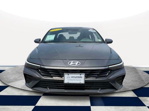Gray 2024 Hyundai ELANTRA SE