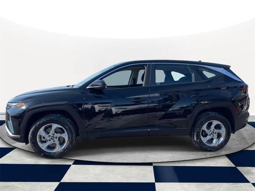 2023 Hyundai TUCSON SE