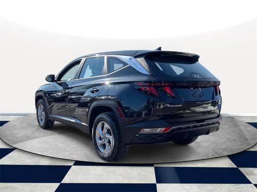 2023 Hyundai TUCSON SE