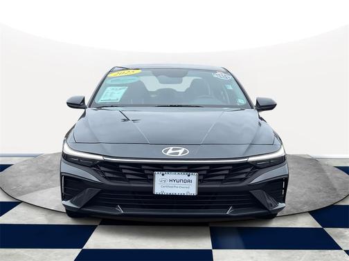 2025 Hyundai ELANTRA SE