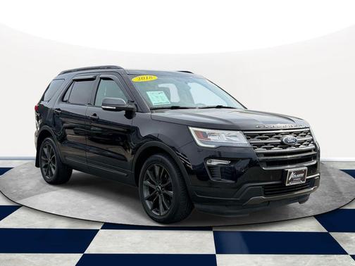 Shadow Black 2018 Ford Explorer XLT