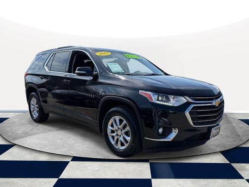 Mosaic Black Metallic 2019 Chevrolet Traverse LT Cloth