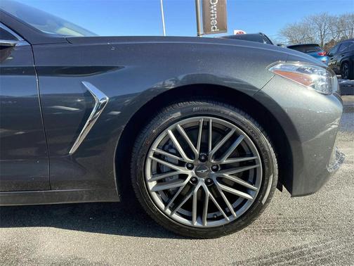 2019 Genesis G70 3.3T Design