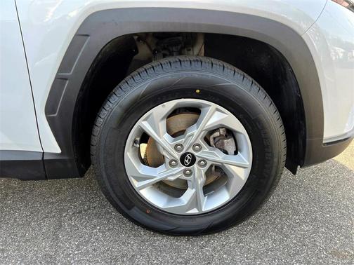 2022 Hyundai TUCSON SE
