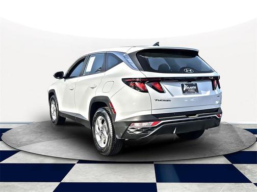 2022 Hyundai TUCSON SE