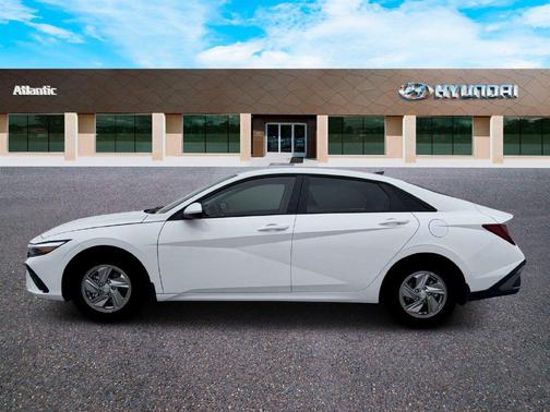 White 2026 Hyundai ELANTRA SE