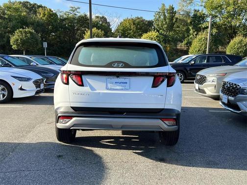2025 Hyundai TUCSON SE