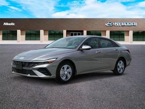 2025 Hyundai ELANTRA SE