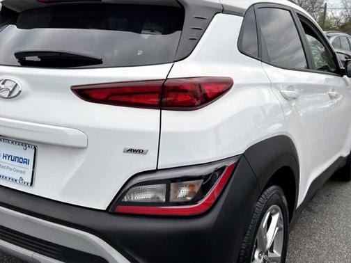 2022 Hyundai KONA SEL