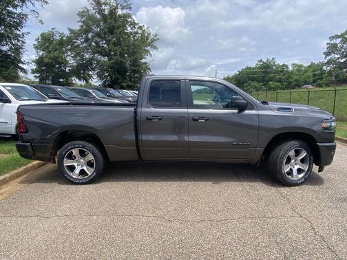 Granite Crystal Clearcoat Metallic 2026 RAM 1500 Express