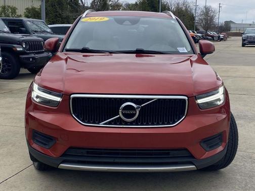 2019 Volvo XC40 T4 Momentum