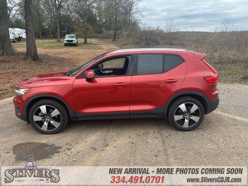 2019 Volvo XC40 T4 Momentum