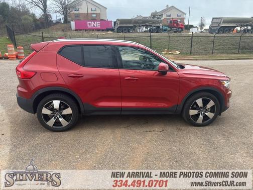 2019 Volvo XC40 T4 Momentum