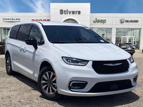 2025 Chrysler Pacifica Hybrid Select
