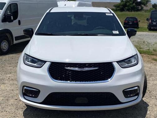 2025 Chrysler Pacifica Hybrid Select