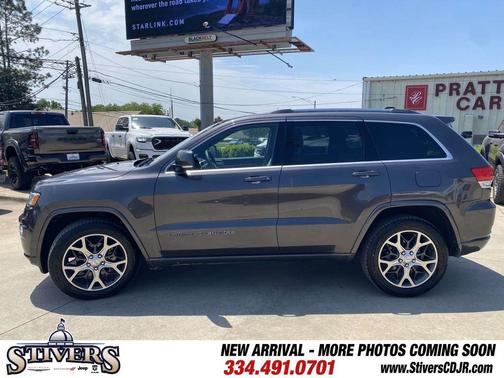 Granite Crystal Clearcoat Metallic 2018 Jeep Grand Cherokee Limited
