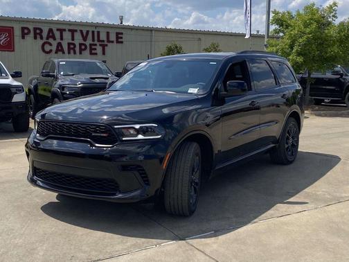 DB Black Crystal Clearcoat 2026 Dodge Durango GT