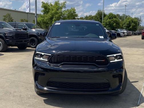 DB Black Crystal Clearcoat 2026 Dodge Durango GT