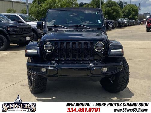 Black Clearcoat 2021 Jeep Wrangler Unlimited Sahara Altitude