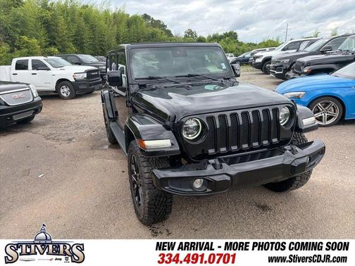 Black Clearcoat 2021 Jeep Wrangler Unlimited Sahara Altitude