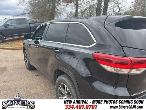 2019 Toyota Highlander LE
