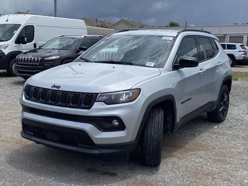 Silver Zynith 2026 Jeep Compass Latitude